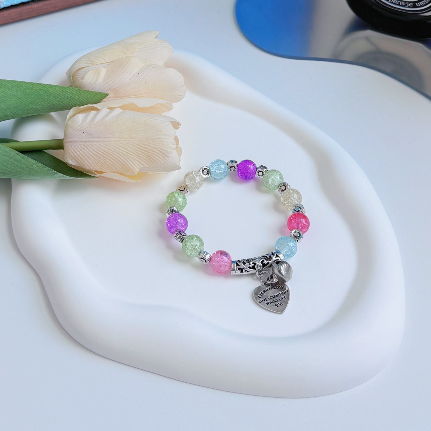 A simple and colorful bracelet 