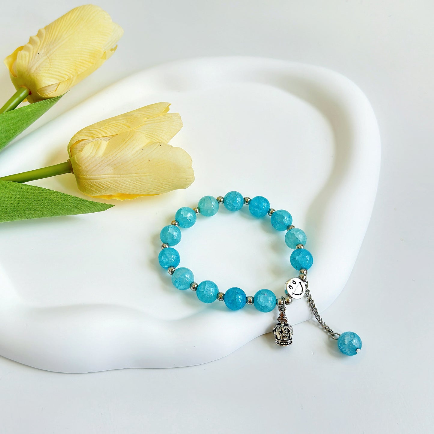 A bright and delicate bracelet, a piece of simple jewelry that adds a stunning element to every outfit.